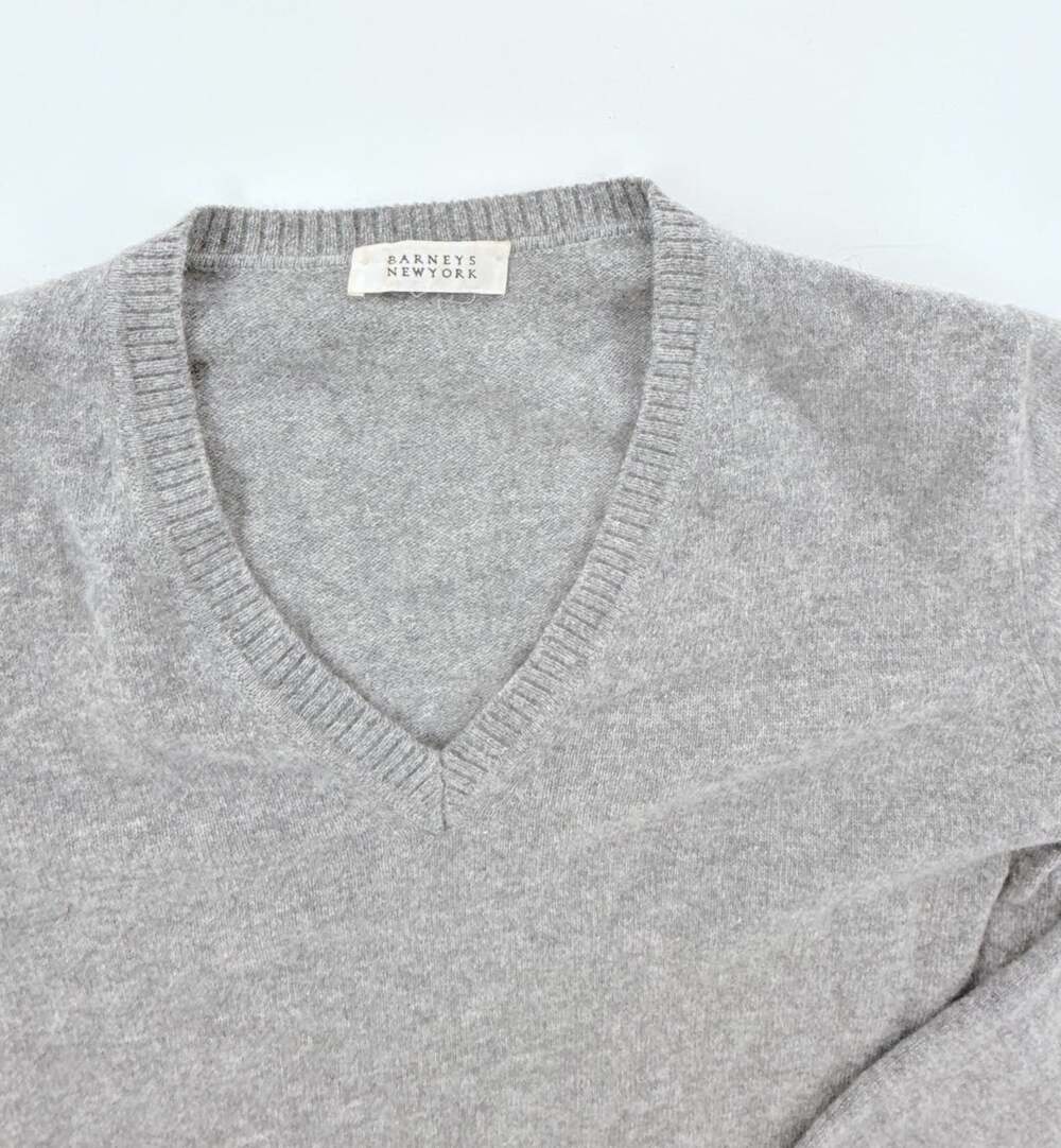 Barneys New York V-Neck Cashmere Sweater Gray